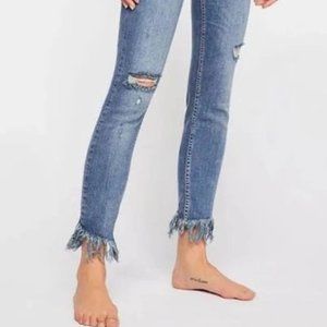 Free People Great Heights Skinny Jeans Frayed Hem  Size 27